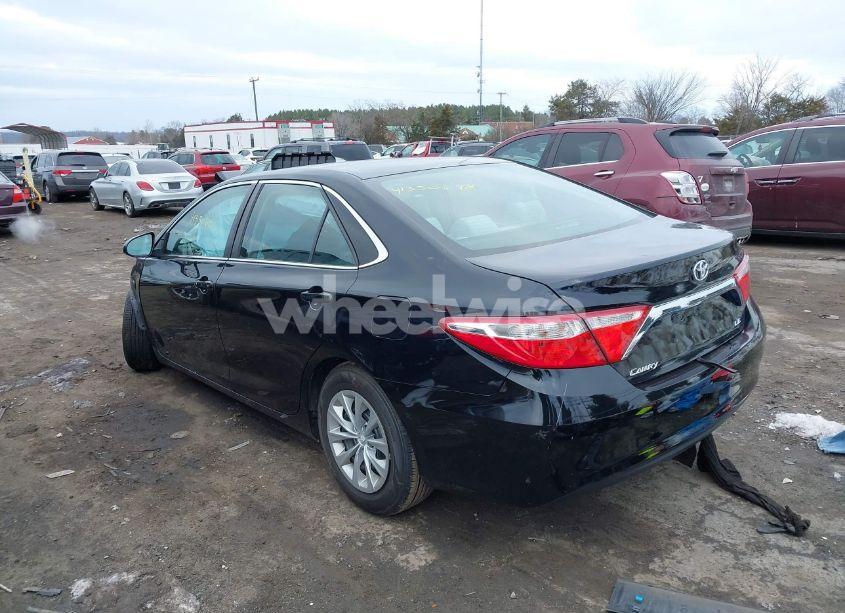 Photo 3 of 2016 Toyota Camry LE (VIN 4T1BF1FKXGU155529)