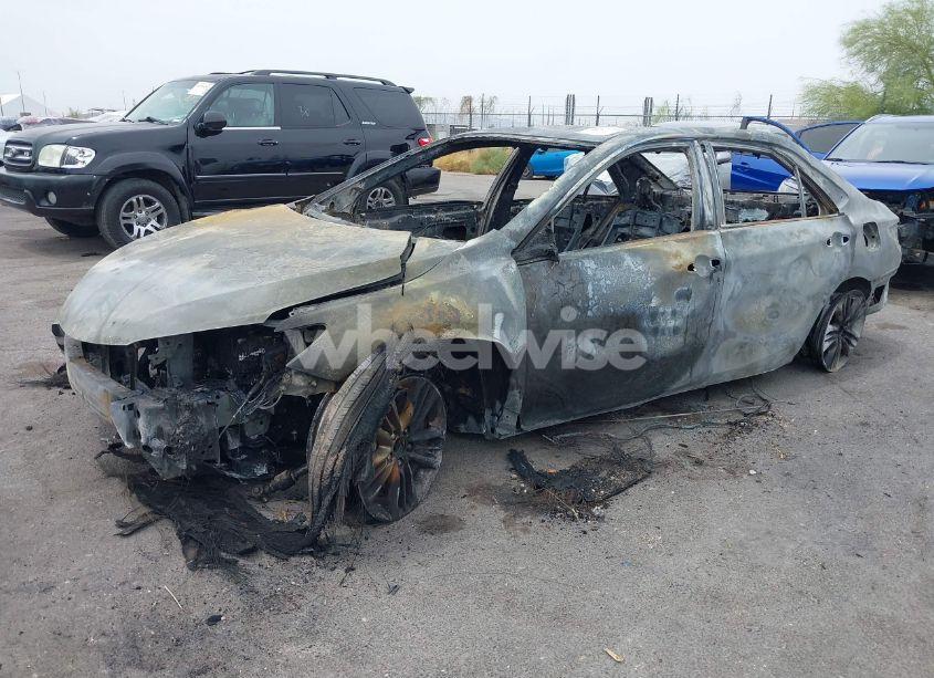 Photo 2 of 2016 Toyota Camry SE (VIN 4T1BF1FKXGU156809)