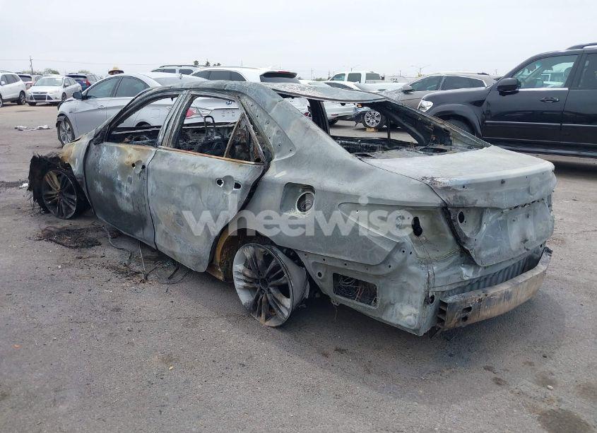 Photo 3 of 2016 Toyota Camry SE (VIN 4T1BF1FKXGU156809)