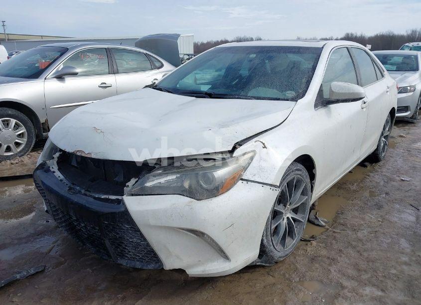 Photo 2 of 2016 Toyota Camry XSE (VIN 4T1BF1FKXGU162139)
