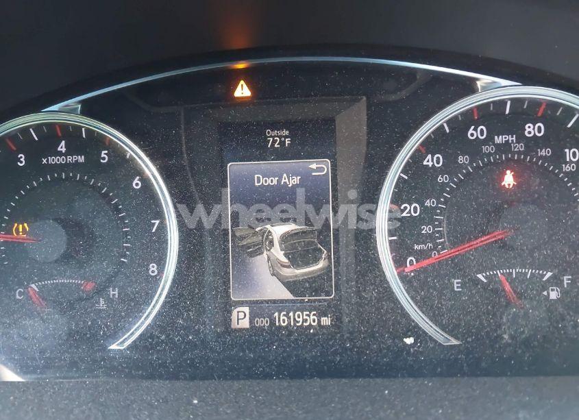 Photo 16 of 2016 Toyota Camry SE (VIN 4T1BF1FKXGU165137)