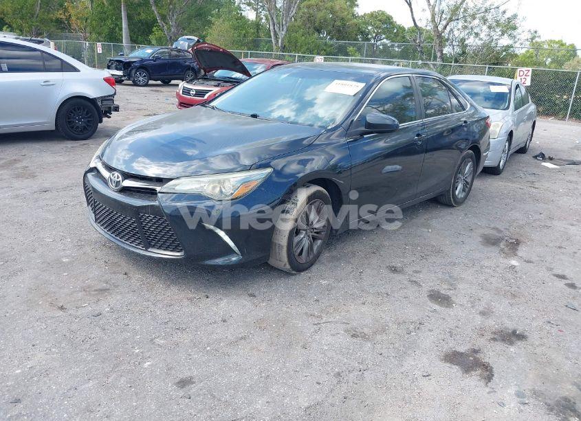Photo 2 of 2016 Toyota Camry SE (VIN 4T1BF1FKXGU169169)