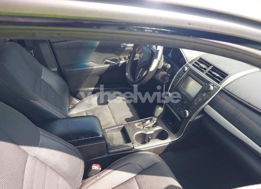 Photo 5 of 2016 Toyota Camry SE (VIN 4T1BF1FKXGU169169)