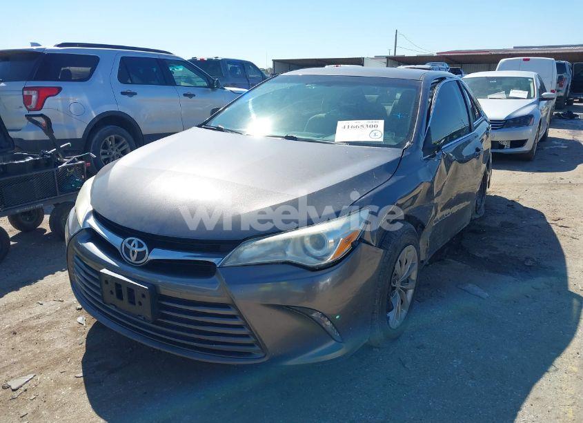 Photo 2 of 2016 Toyota Camry LE (VIN 4T1BF1FKXGU173609)