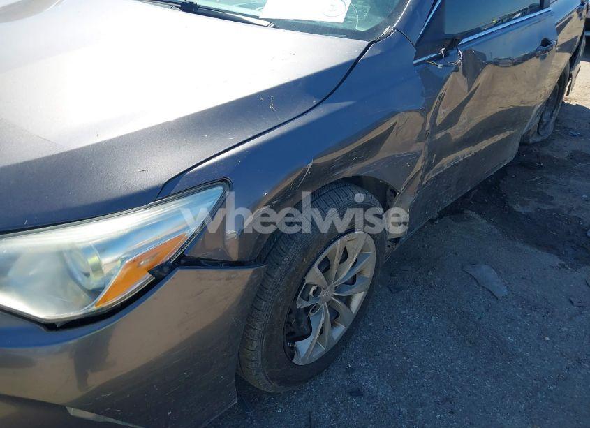 Photo 6 of 2016 Toyota Camry LE (VIN 4T1BF1FKXGU173609)