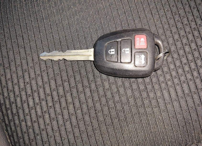 Photo 11 of 2016 Toyota Camry SE (VIN 4T1BF1FKXGU176459)