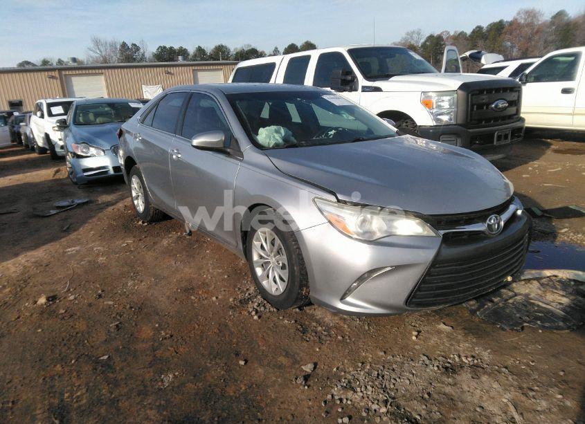 2016 Toyota Camry LE (VIN 4T1BF1FKXGU178180) main photo