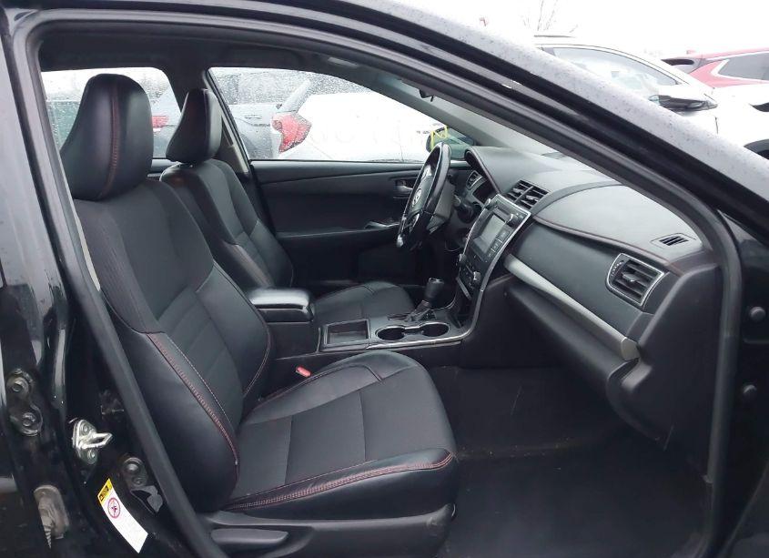 Photo 5 of 2016 Toyota Camry SE (VIN 4T1BF1FKXGU183637)