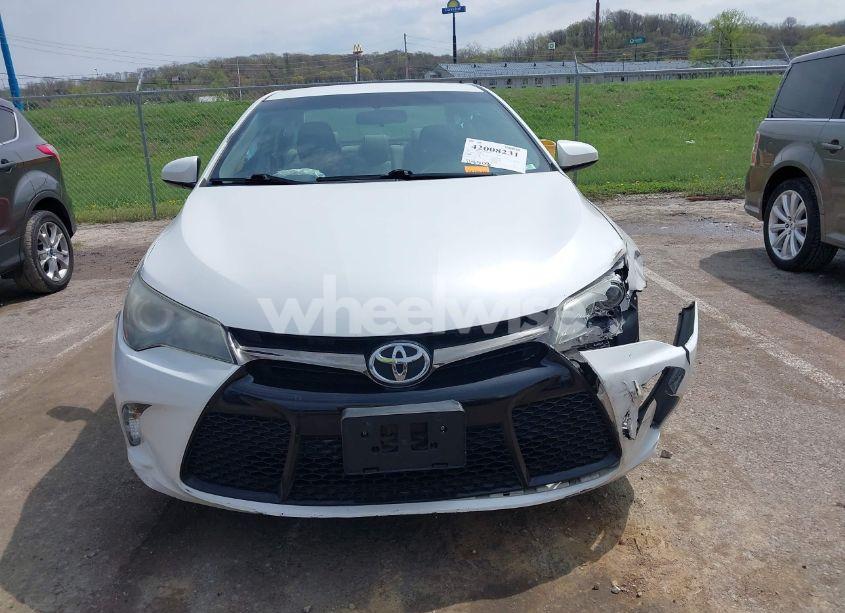 Photo 12 of 2016 Toyota Camry SE (VIN 4T1BF1FKXGU197862)