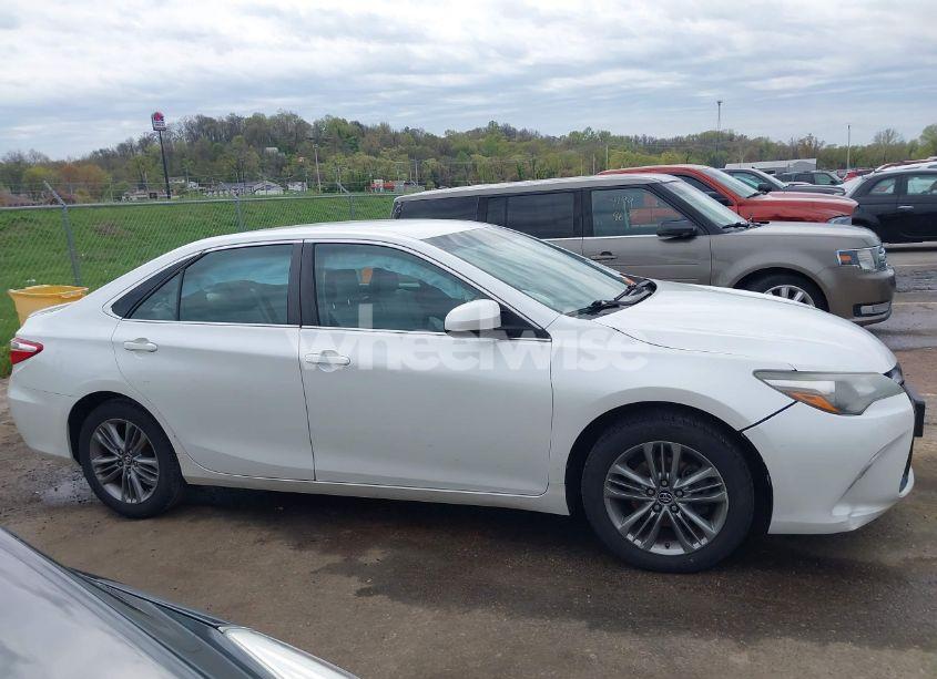 Photo 13 of 2016 Toyota Camry SE (VIN 4T1BF1FKXGU197862)