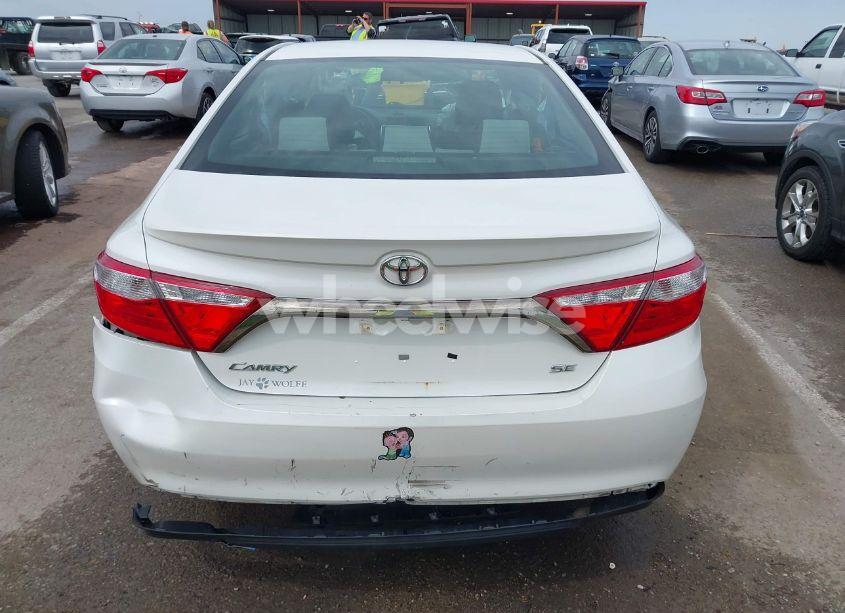 Photo 16 of 2016 Toyota Camry SE (VIN 4T1BF1FKXGU197862)