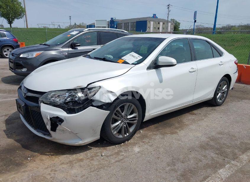 Photo 2 of 2016 Toyota Camry SE (VIN 4T1BF1FKXGU197862)