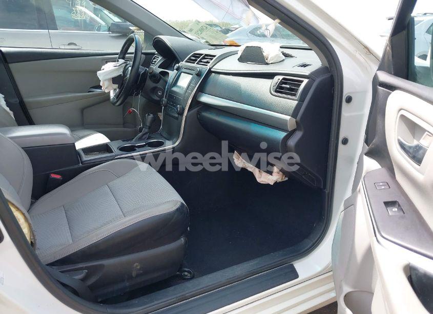 Photo 5 of 2016 Toyota Camry SE (VIN 4T1BF1FKXGU197862)