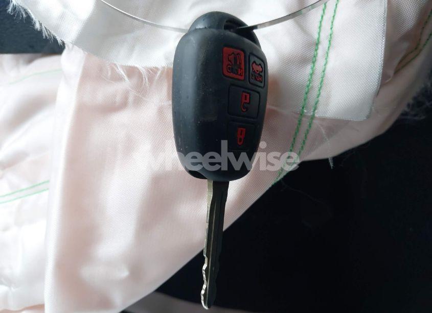 Photo 11 of 2016 Toyota Camry SE (VIN 4T1BF1FKXGU208200)