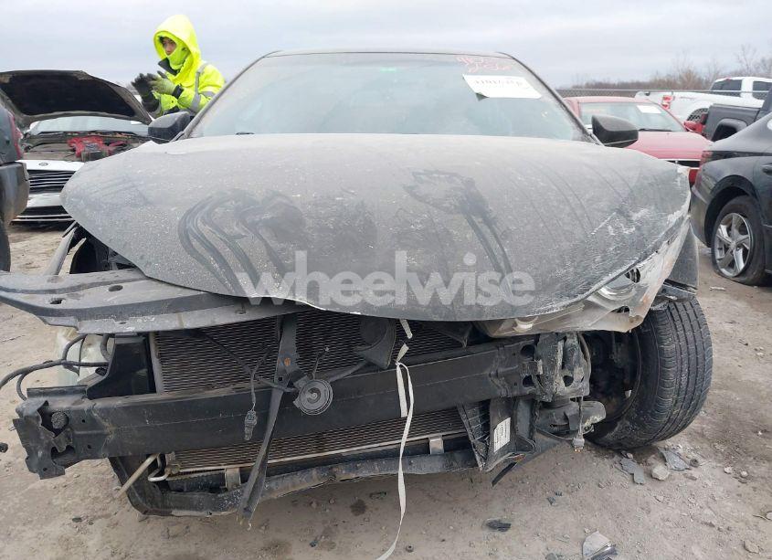 Photo 13 of 2016 Toyota Camry SE (VIN 4T1BF1FKXGU208200)