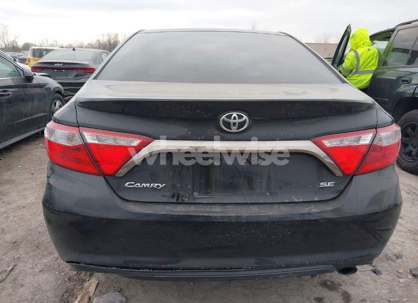 Photo 17 of 2016 Toyota Camry SE (VIN 4T1BF1FKXGU208200)