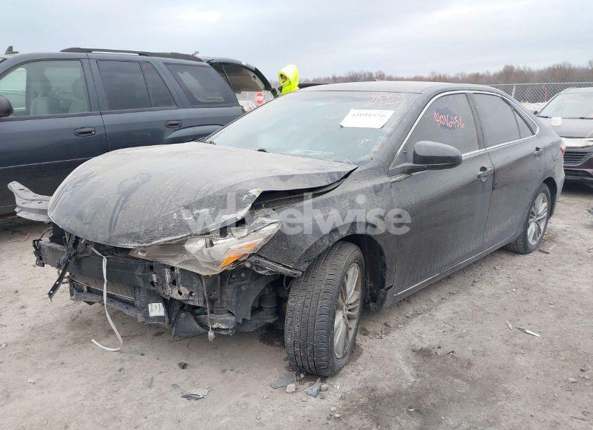 Photo 2 of 2016 Toyota Camry SE (VIN 4T1BF1FKXGU208200)