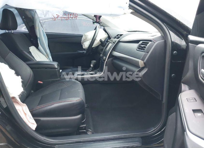 Photo 5 of 2016 Toyota Camry SE (VIN 4T1BF1FKXGU208200)