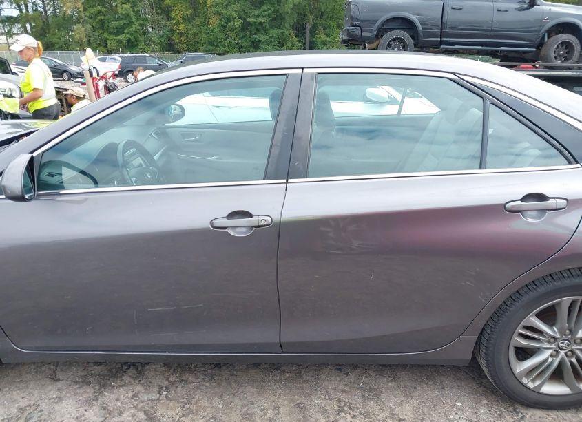 Photo 14 of 2016 Toyota Camry SE (VIN 4T1BF1FKXGU209797)