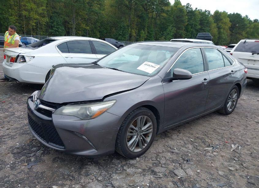 Photo 2 of 2016 Toyota Camry SE (VIN 4T1BF1FKXGU209797)