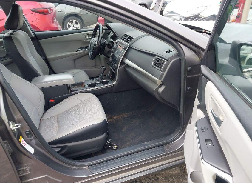 Photo 5 of 2016 Toyota Camry SE (VIN 4T1BF1FKXGU209797)