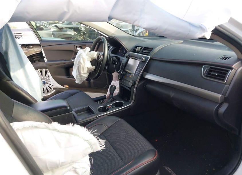 Photo 18 of 2016 Toyota Camry SE (VIN 4T1BF1FKXGU212635)