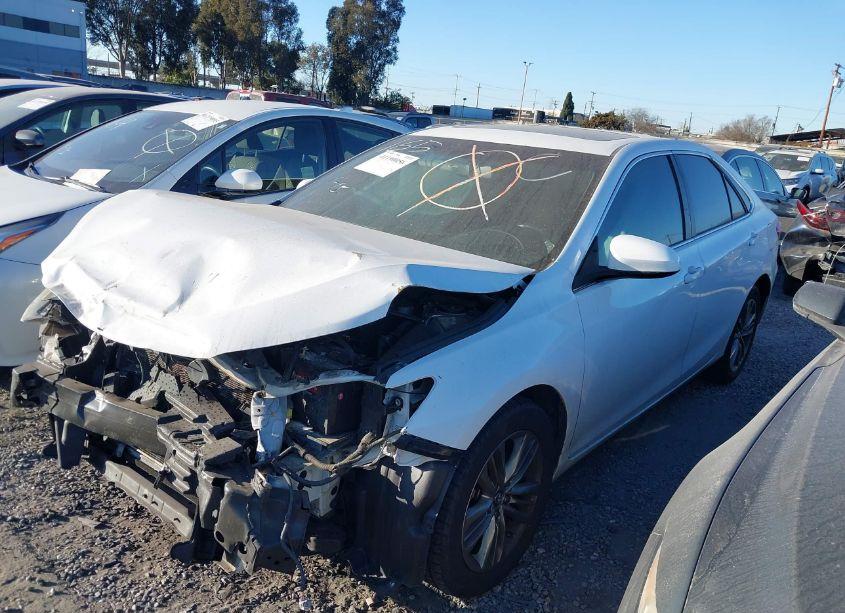 Photo 2 of 2016 Toyota Camry SE (VIN 4T1BF1FKXGU212635)