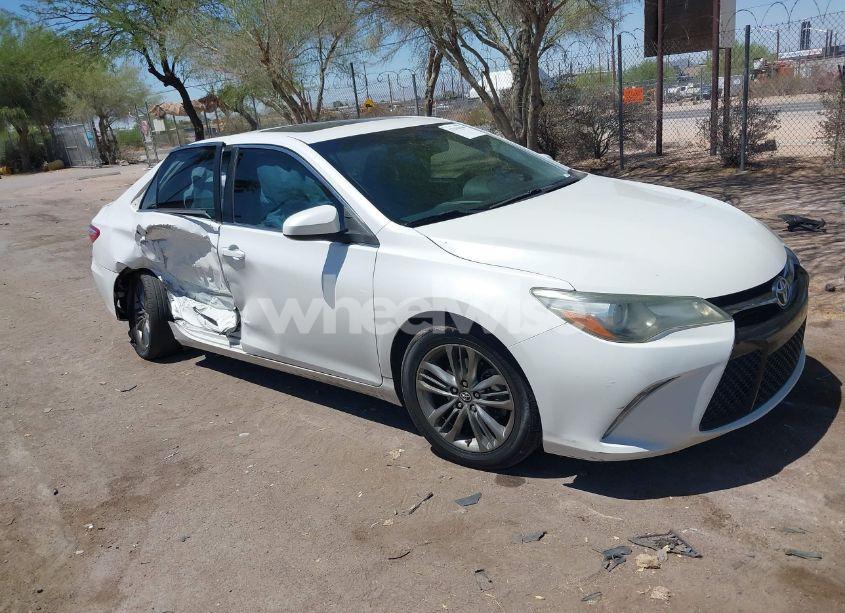 2016 Toyota Camry SE (VIN 4T1BF1FKXGU221531) main photo