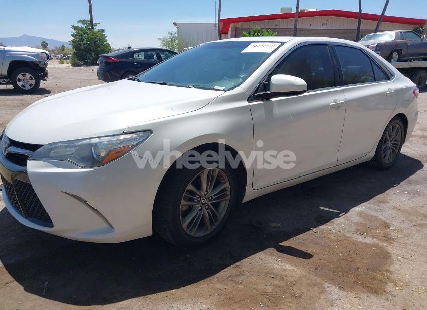 Photo 2 of 2016 Toyota Camry SE (VIN 4T1BF1FKXGU221531)