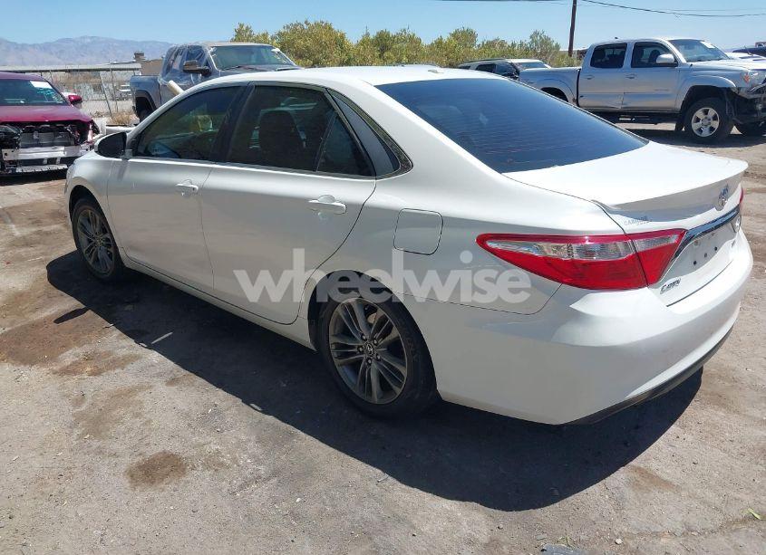 Photo 3 of 2016 Toyota Camry SE (VIN 4T1BF1FKXGU221531)