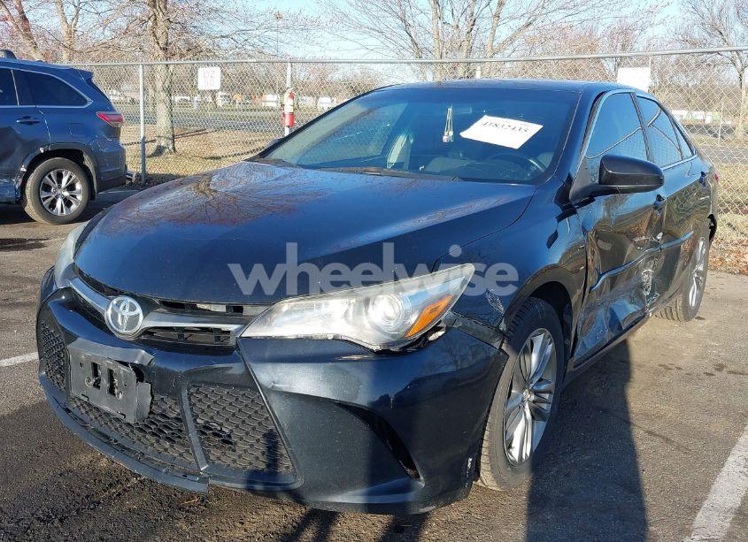 Photo 2 of 2016 Toyota Camry SE (VIN 4T1BF1FKXGU224459)