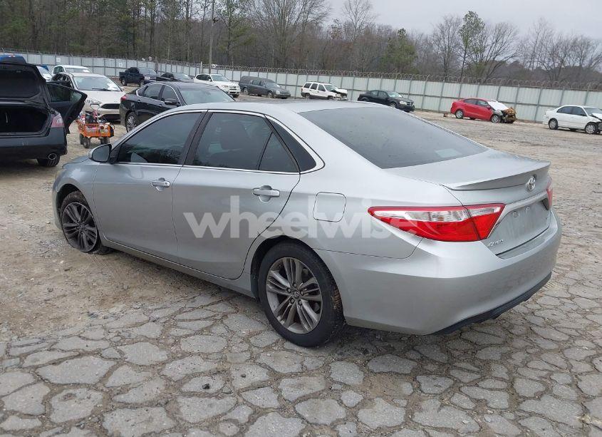 Photo 3 of 2016 Toyota Camry SE (VIN 4T1BF1FKXGU238734)