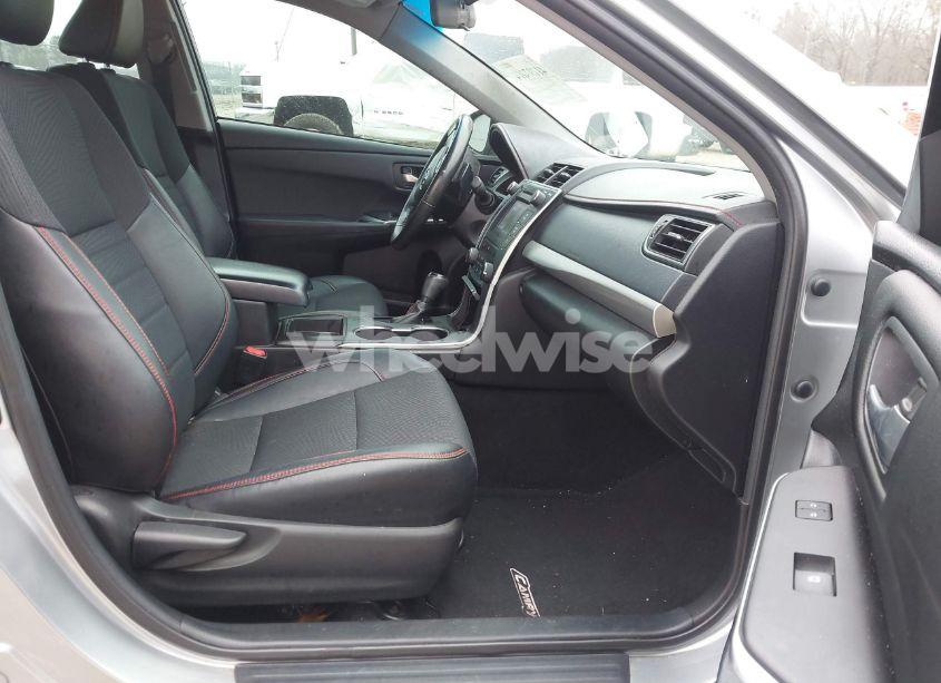 Photo 5 of 2016 Toyota Camry SE (VIN 4T1BF1FKXGU238734)