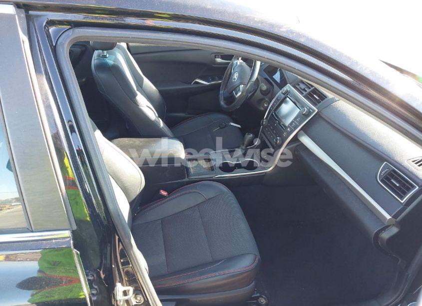 Photo 5 of 2016 Toyota Camry SE (VIN 4T1BF1FKXGU242458)