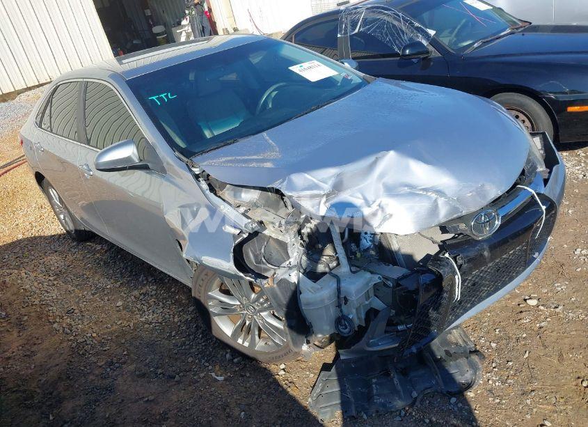 2016 Toyota Camry SE (VIN 4T1BF1FKXGU242976) main photo