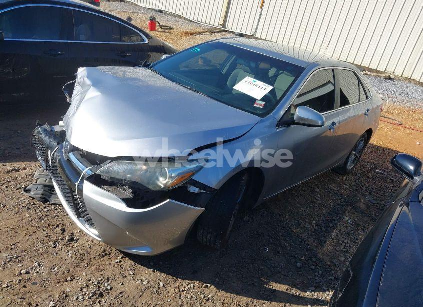 Photo 2 of 2016 Toyota Camry SE (VIN 4T1BF1FKXGU242976)