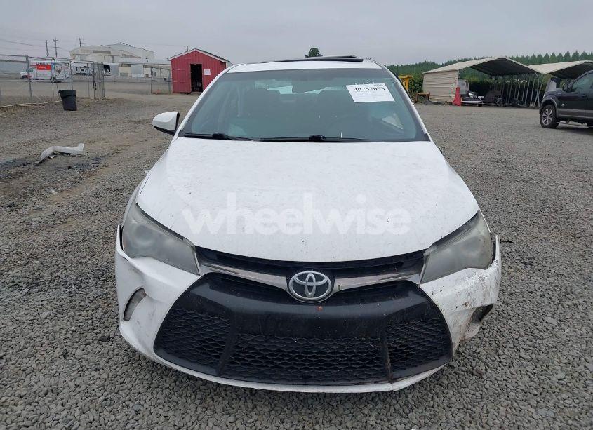 Photo 13 of 2016 Toyota Camry SE (VIN 4T1BF1FKXGU252407)