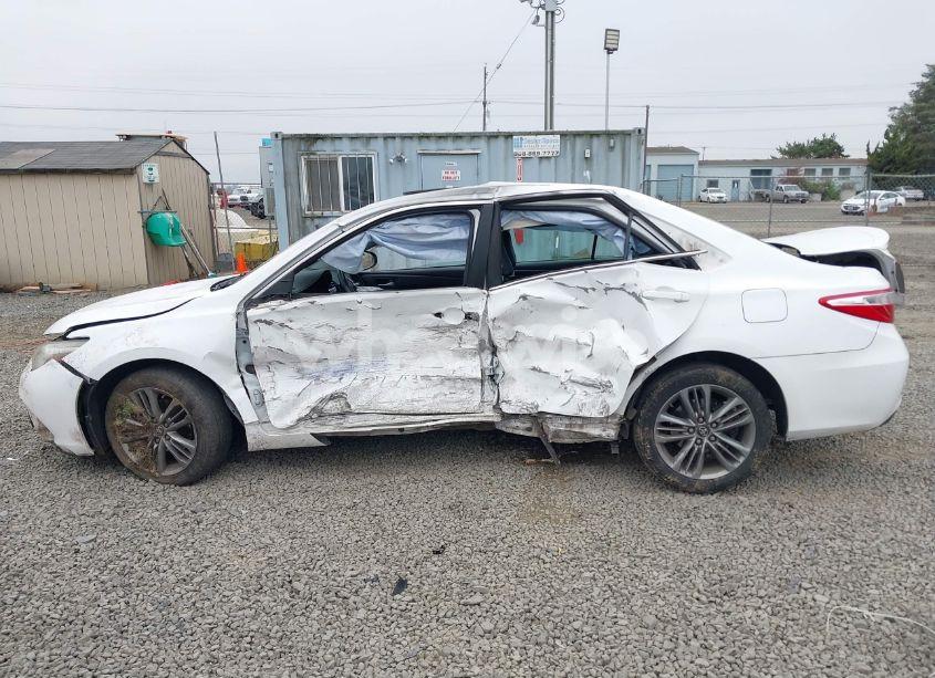 Photo 15 of 2016 Toyota Camry SE (VIN 4T1BF1FKXGU252407)