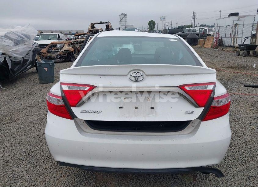 Photo 17 of 2016 Toyota Camry SE (VIN 4T1BF1FKXGU252407)