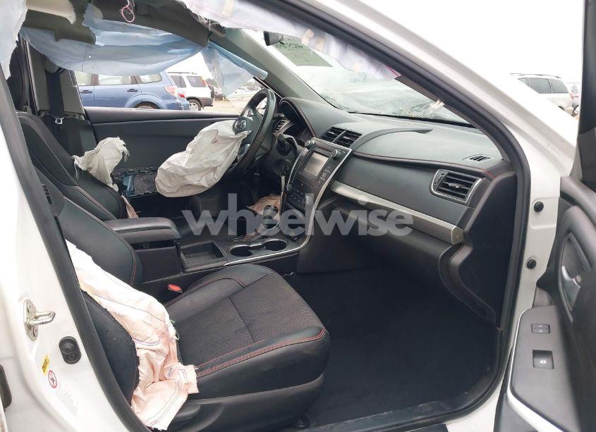 Photo 5 of 2016 Toyota Camry SE (VIN 4T1BF1FKXGU252407)