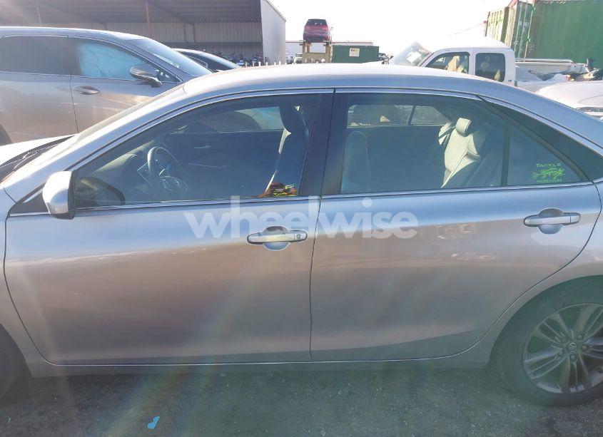 Photo 14 of 2016 Toyota Camry SE (VIN 4T1BF1FKXGU264654)