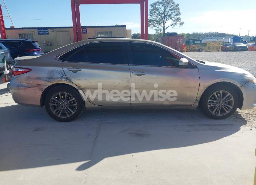 Photo 13 of 2016 Toyota Camry SE (VIN 4T1BF1FKXGU265626)