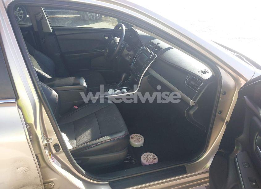 Photo 5 of 2016 Toyota Camry SE (VIN 4T1BF1FKXGU265626)