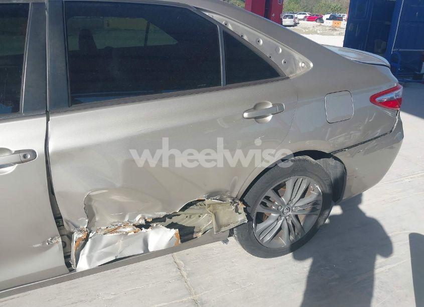 Photo 6 of 2016 Toyota Camry SE (VIN 4T1BF1FKXGU265626)