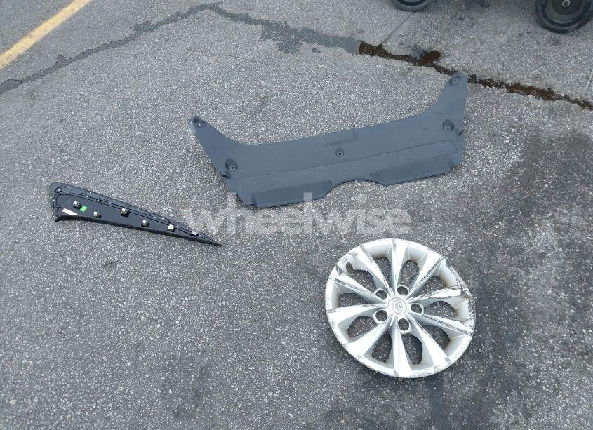 Photo 12 of 2016 Toyota Camry LE (VIN 4T1BF1FKXGU541125)