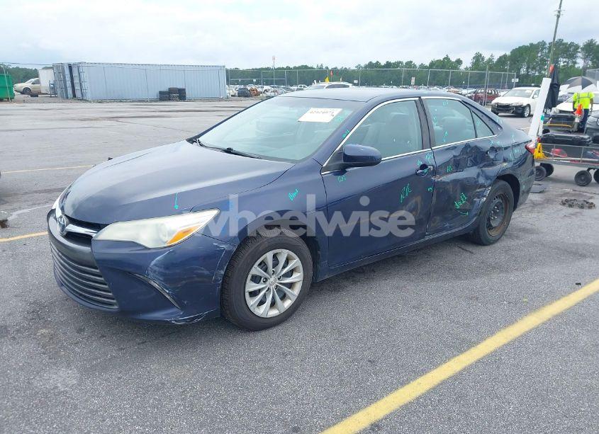 Photo 2 of 2016 Toyota Camry LE (VIN 4T1BF1FKXGU541125)