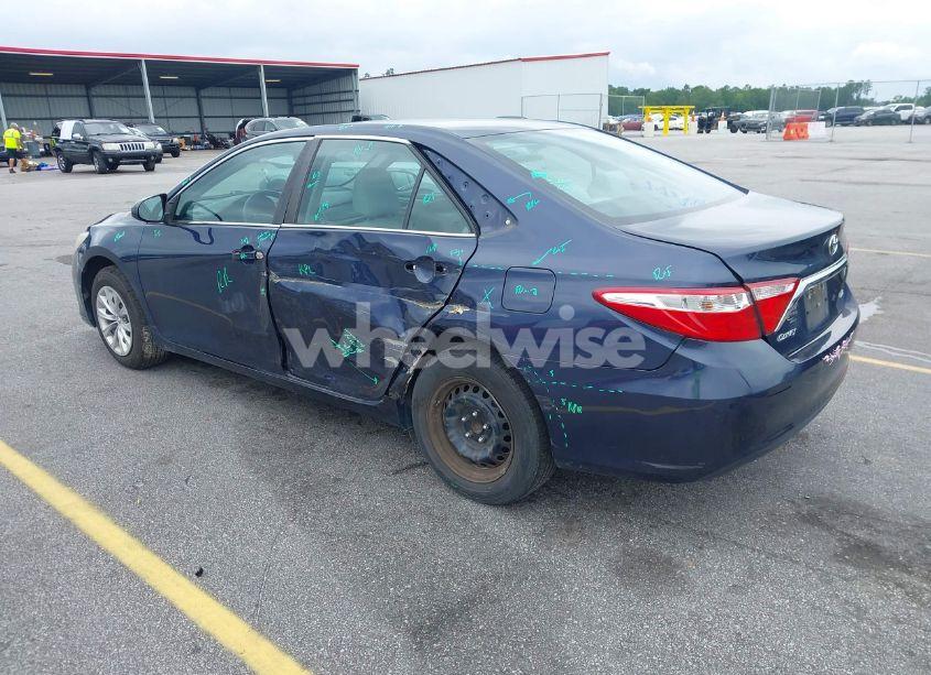 Photo 3 of 2016 Toyota Camry LE (VIN 4T1BF1FKXGU541125)