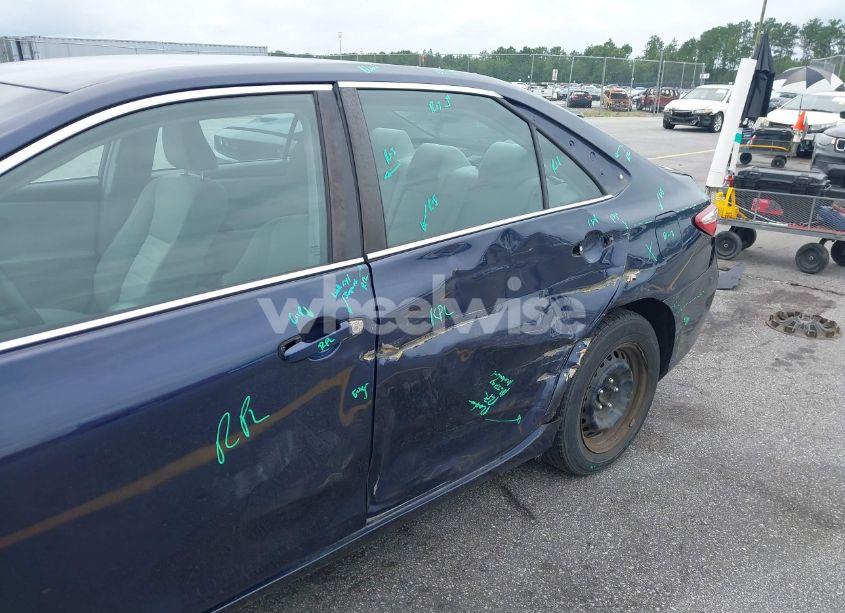 Photo 6 of 2016 Toyota Camry LE (VIN 4T1BF1FKXGU541125)