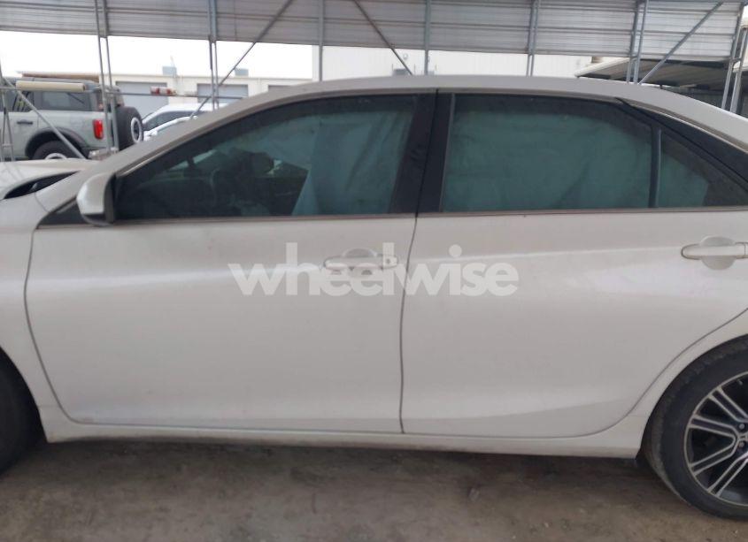 Photo 14 of 2016 Toyota Camry SE (VIN 4T1BF1FKXGU552402)