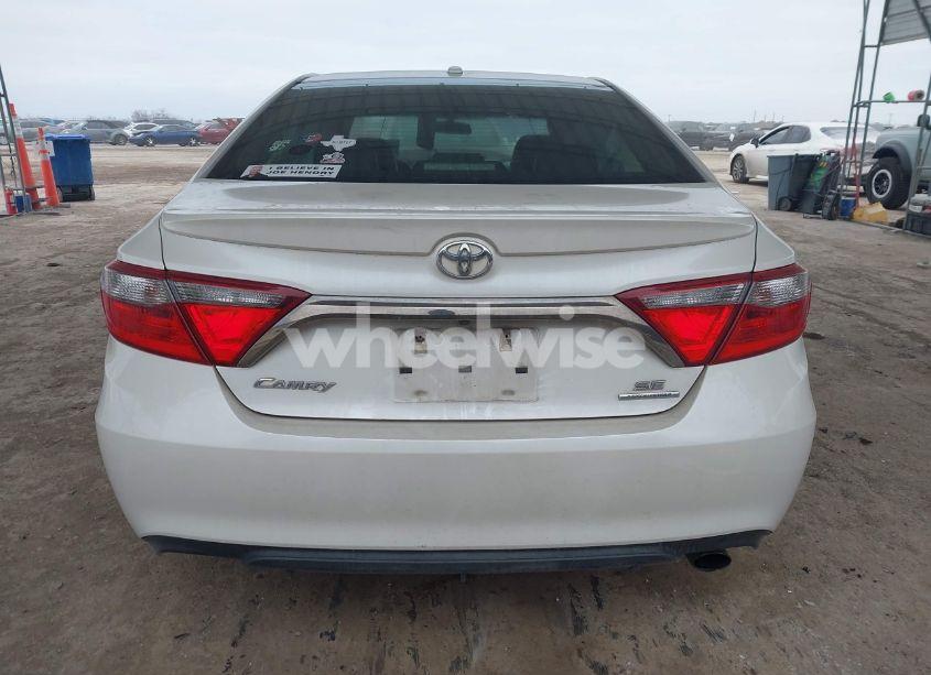 Photo 16 of 2016 Toyota Camry SE (VIN 4T1BF1FKXGU552402)